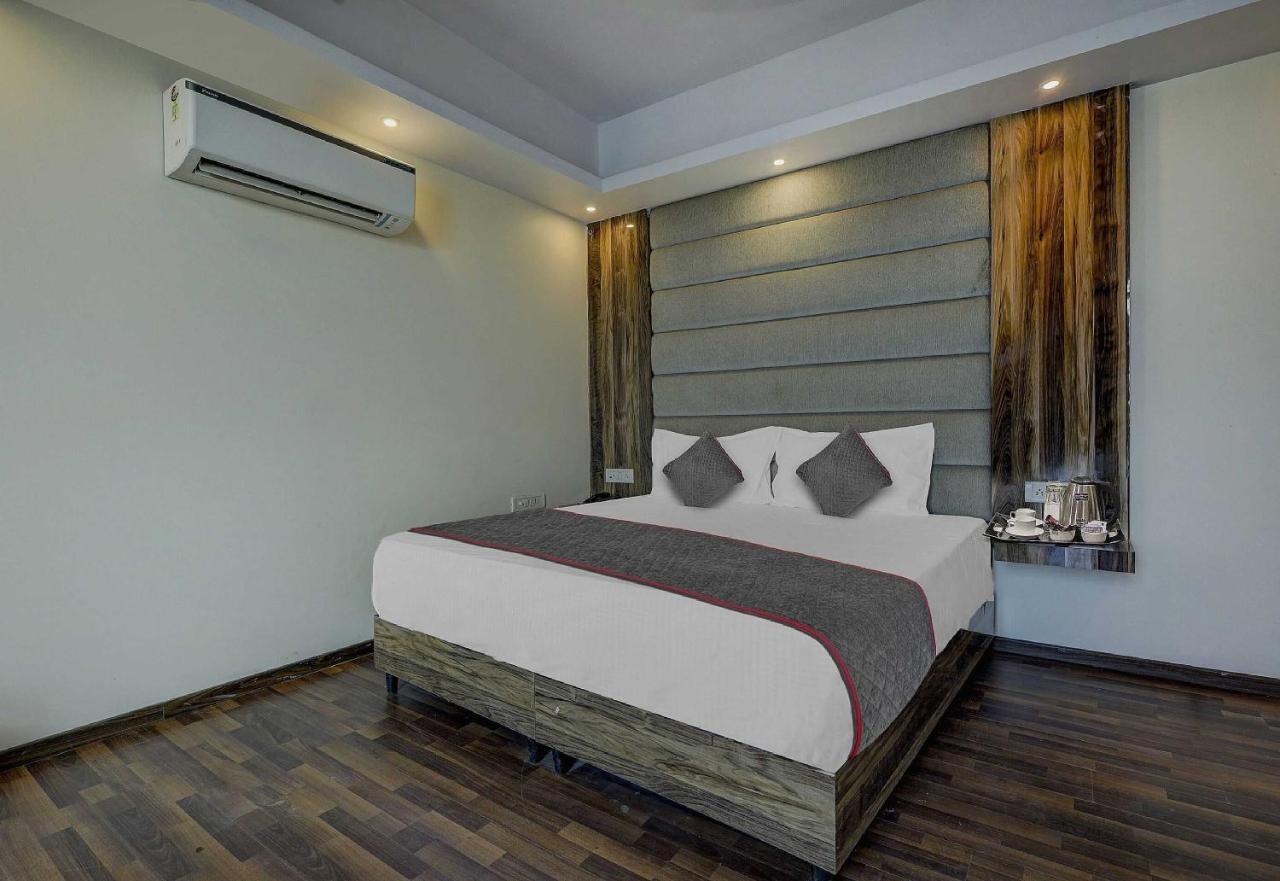 Townhouse Golden King Hotel New Delhi Eksteriør billede