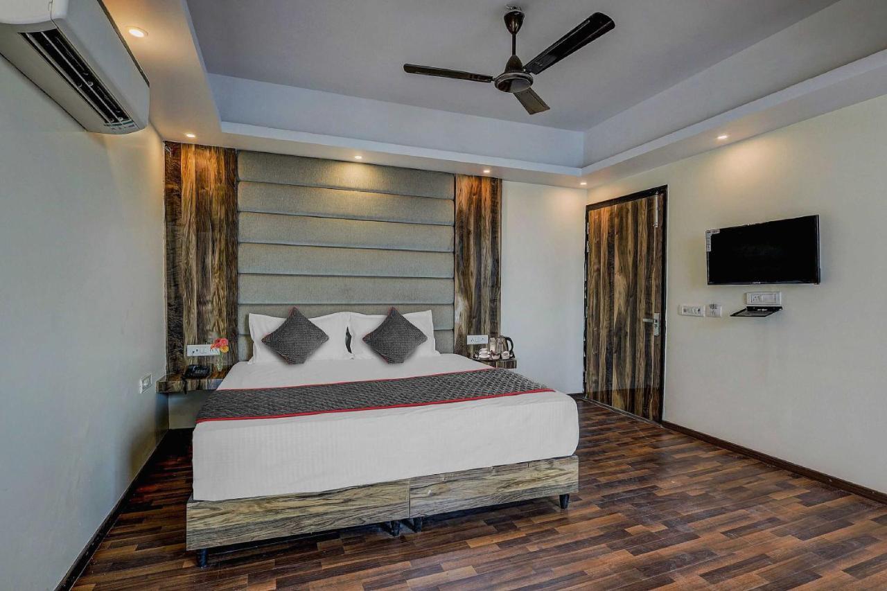 Townhouse Golden King Hotel New Delhi Eksteriør billede
