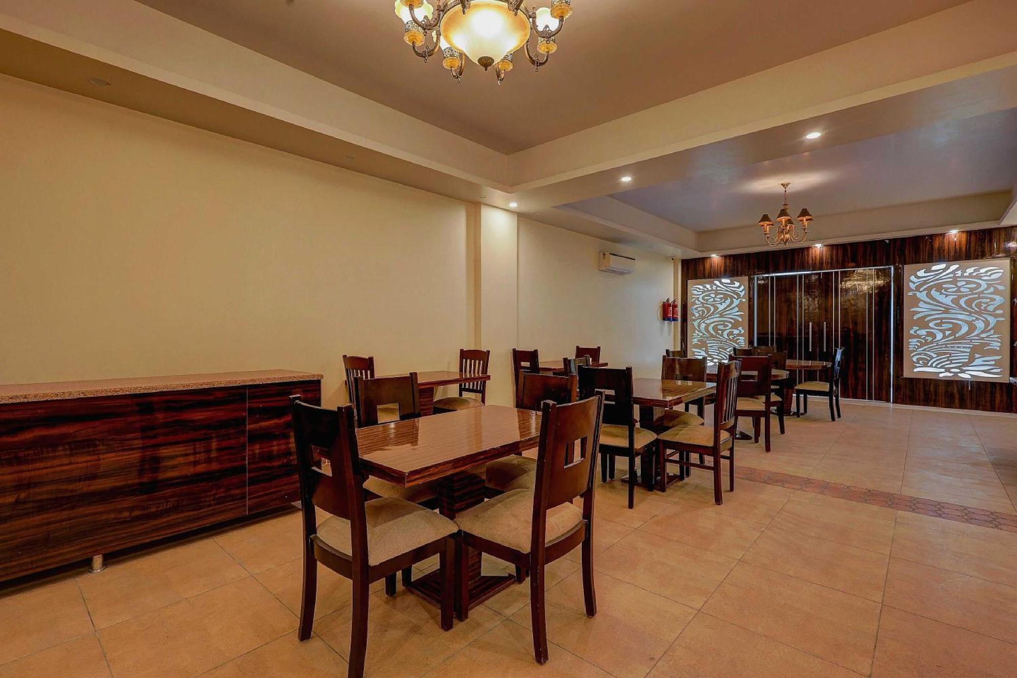 Townhouse Golden King Hotel New Delhi Eksteriør billede