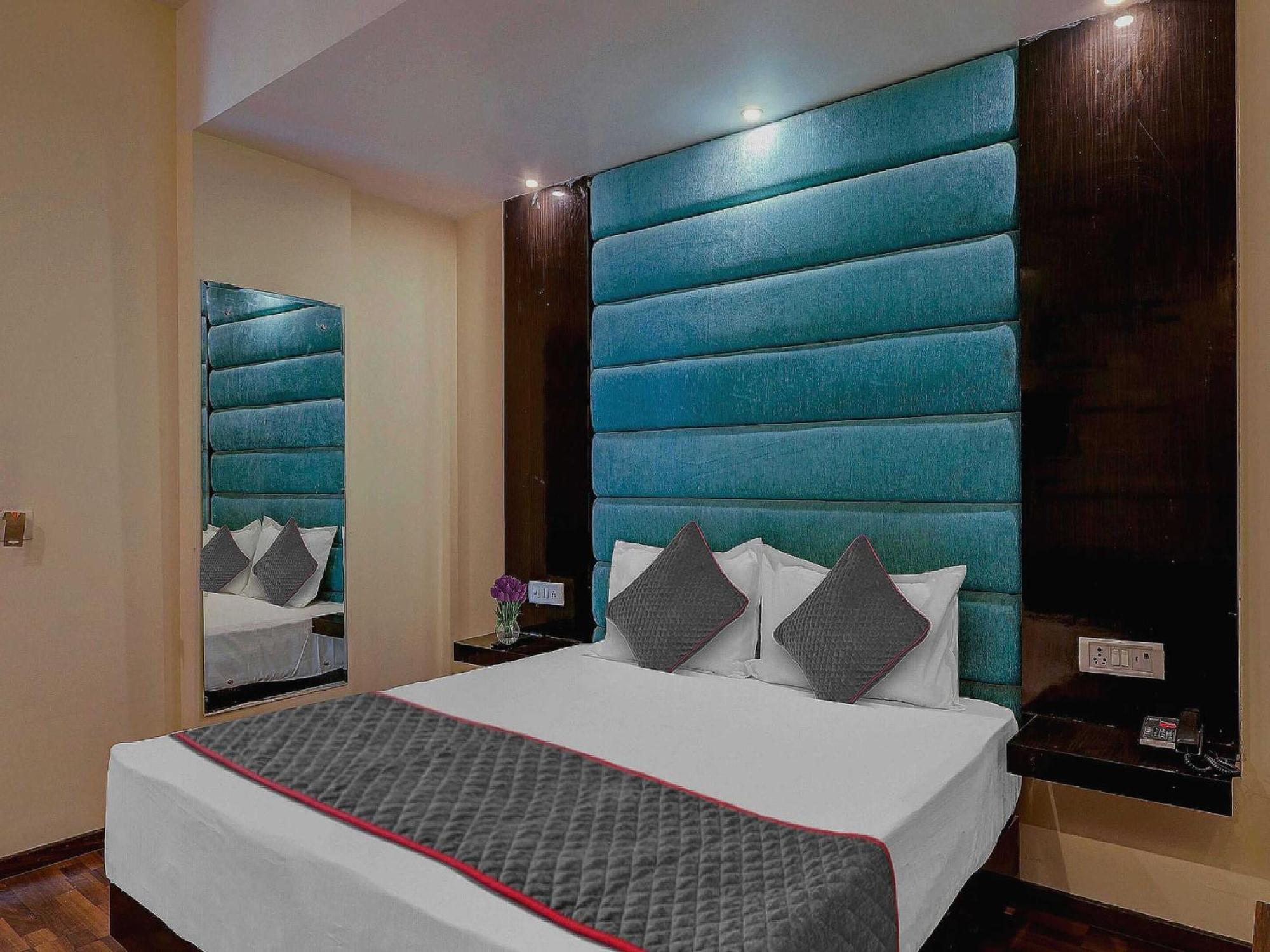 Townhouse Golden King Hotel New Delhi Eksteriør billede