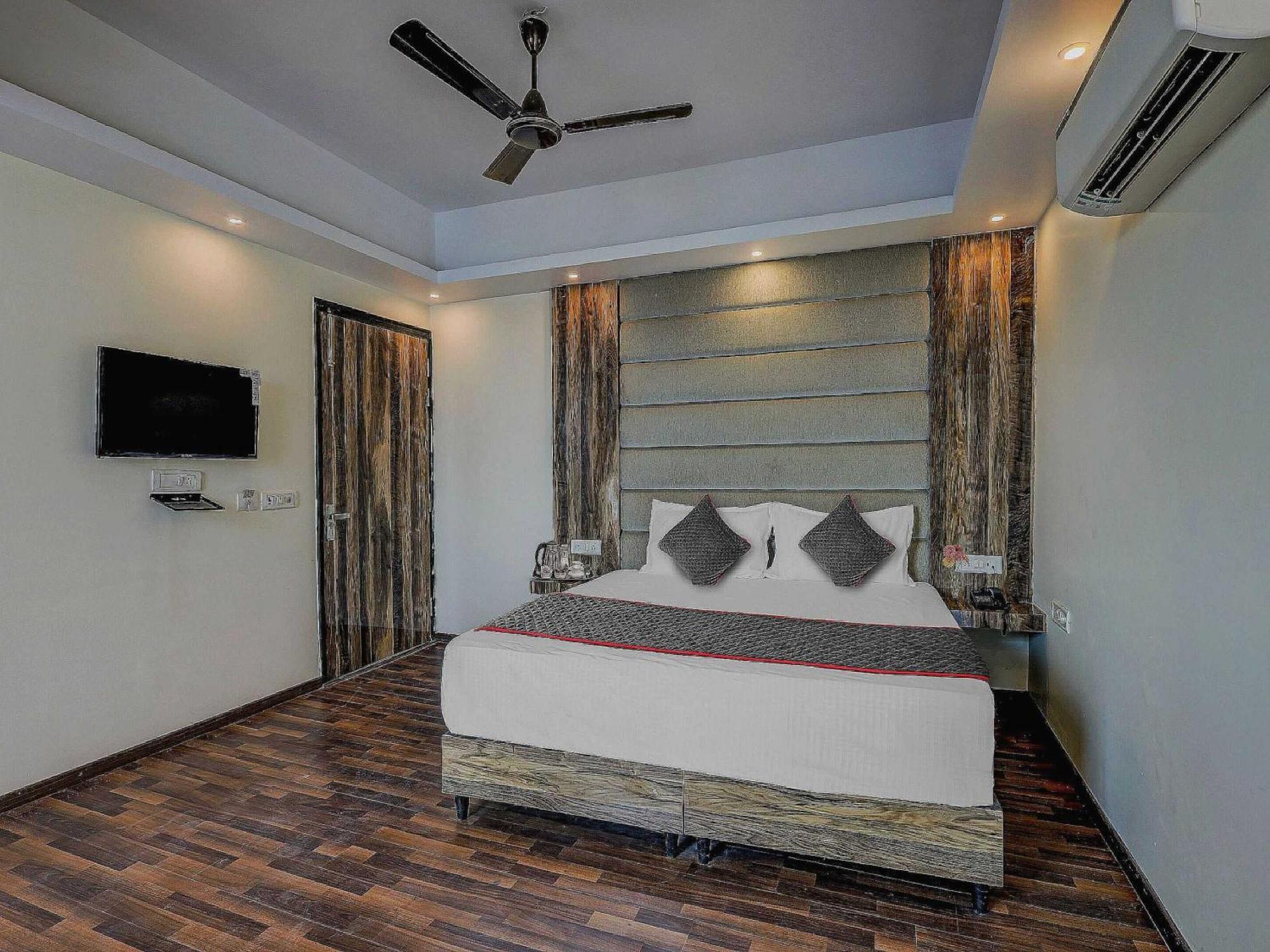 Townhouse Golden King Hotel New Delhi Eksteriør billede